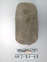 藏品(小型舌刃打製石斧)的圖片